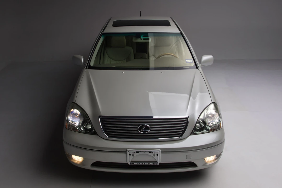 2001 Lexus LS 2nd Gen - Image 20 of 31