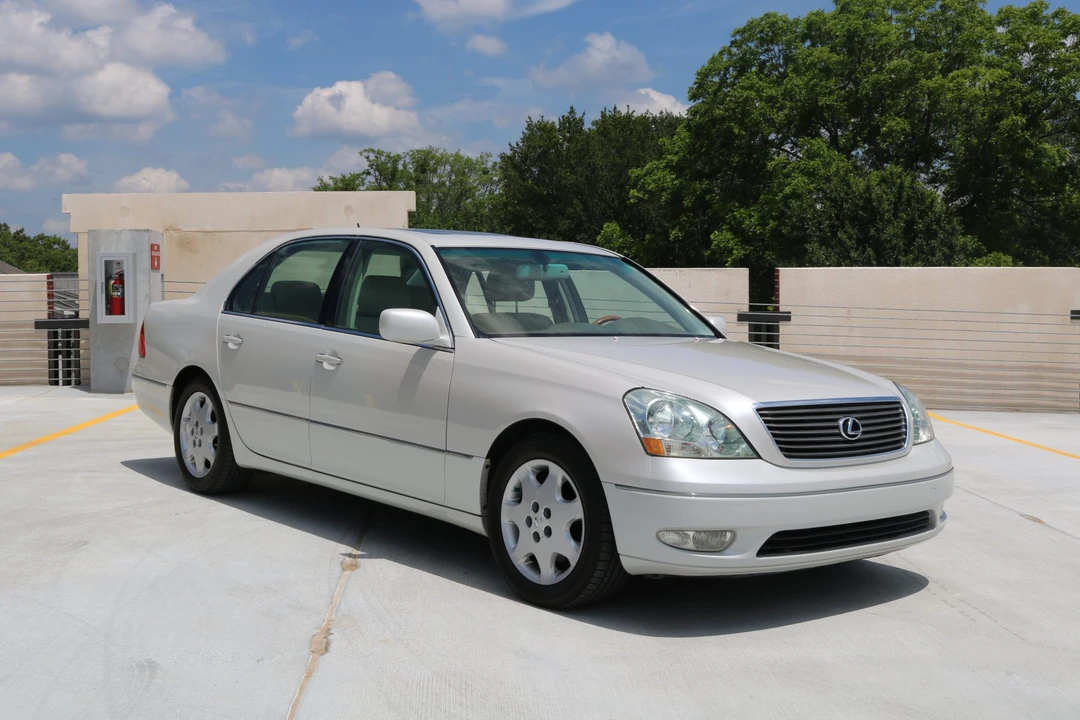 2001 Lexus LS 3rd Gen - Image 12 of 31