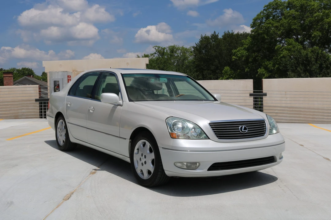 2001 Lexus LS 3rd Gen - Image 10 of 31