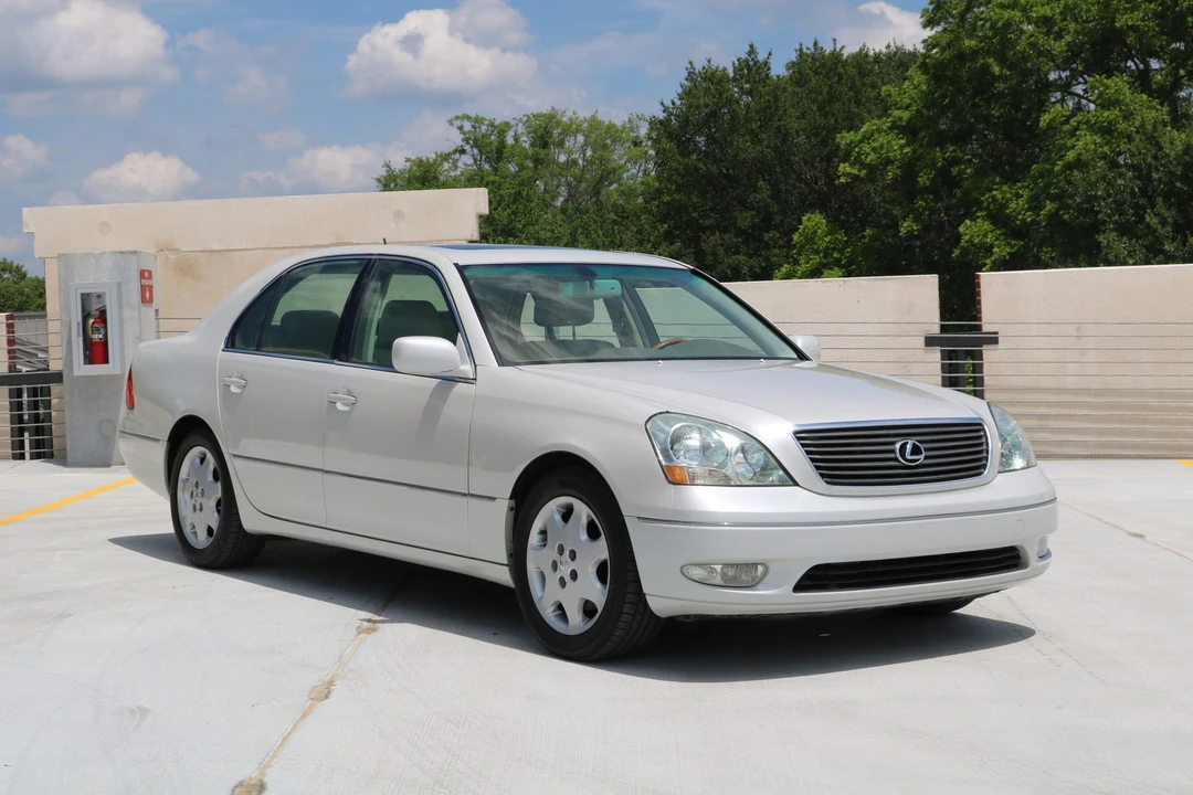 2001 Lexus LS 3rd Gen - Image 8 of 31