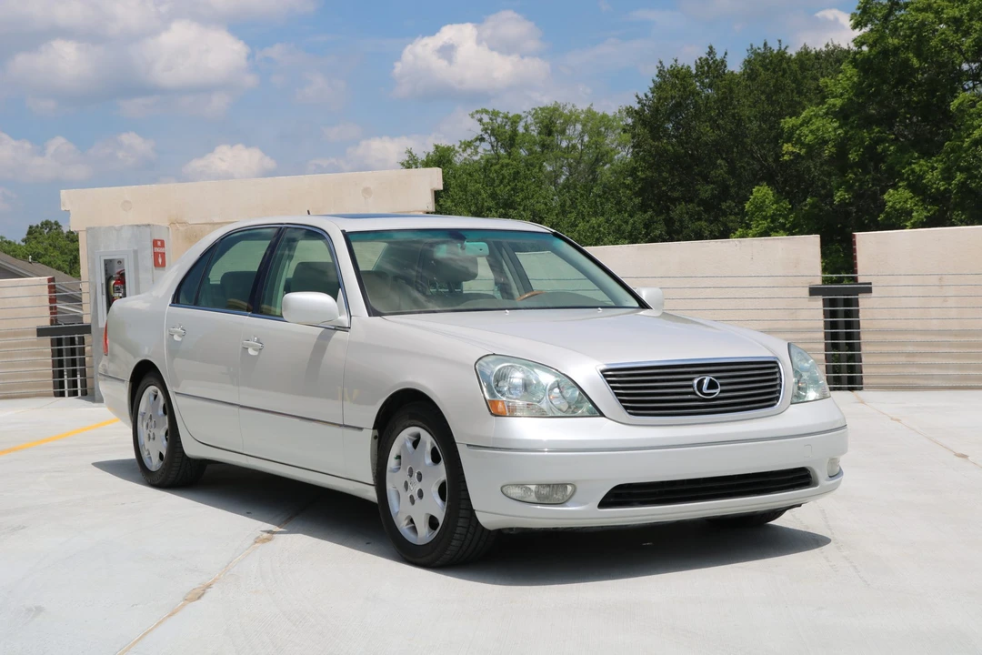 2001 Lexus LS 3rd Gen - Image 7 of 31