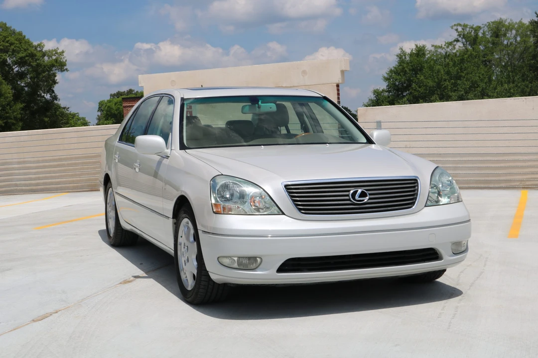 2001 Lexus LS 3rd Gen - Image 5 of 31