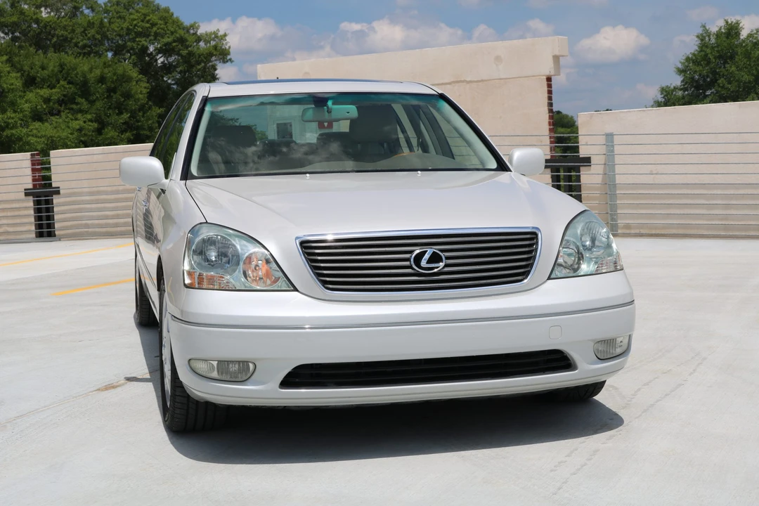 2001 Lexus LS 3rd Gen - Image 3 of 31