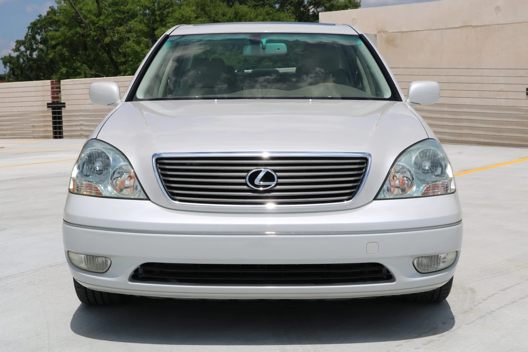 2001 Lexus LS 3rd Gen - Image 2 of 31