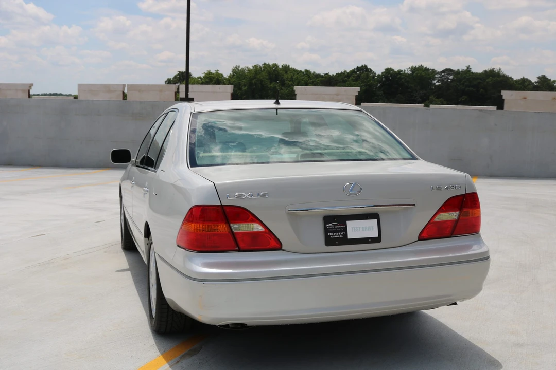 2001 Lexus LS 3rd Gen - Image 30 of 31