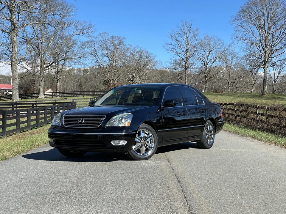 2001 Lexus LS 3rd Gen - Image 11 of 31