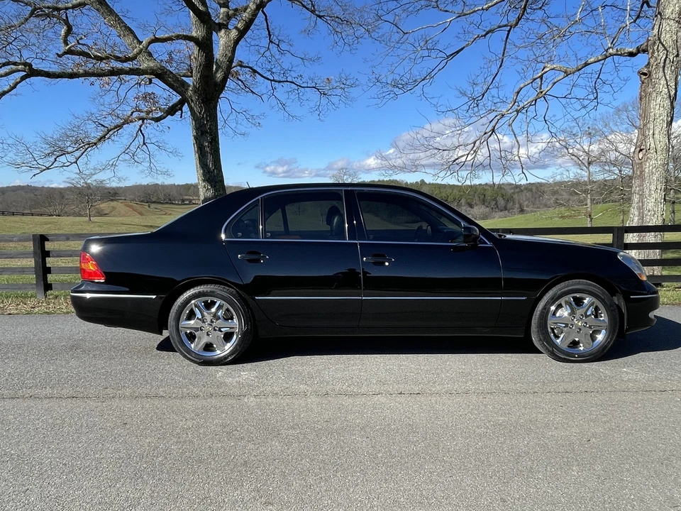 2001 Lexus LS 3rd Gen - Image 20 of 31