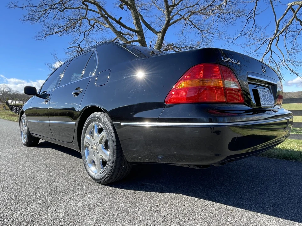 2001 Lexus LS 3rd Gen - Image 29 of 31