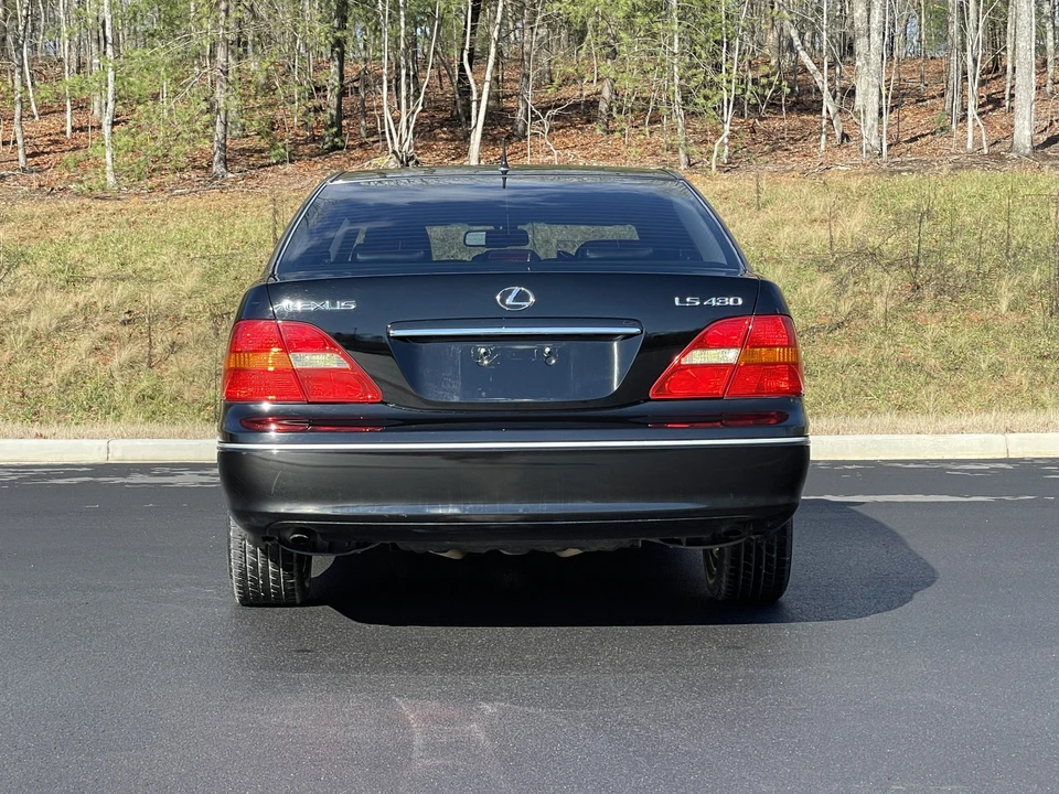 2001 Lexus LS 3rd Gen - Image 26 of 31