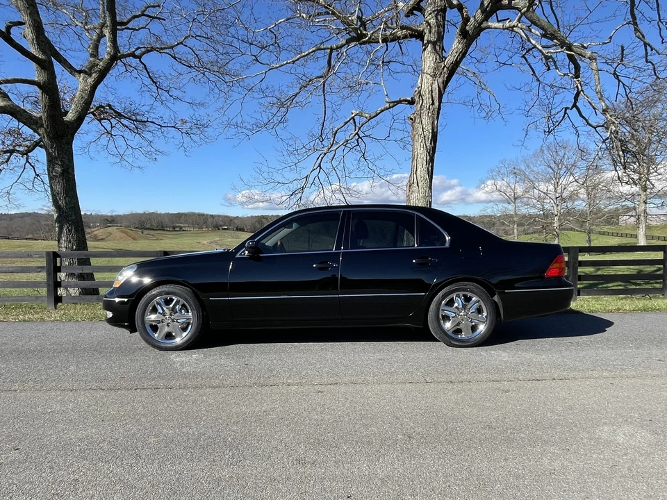 2001 Lexus LS 3rd Gen - Image 2 of 31