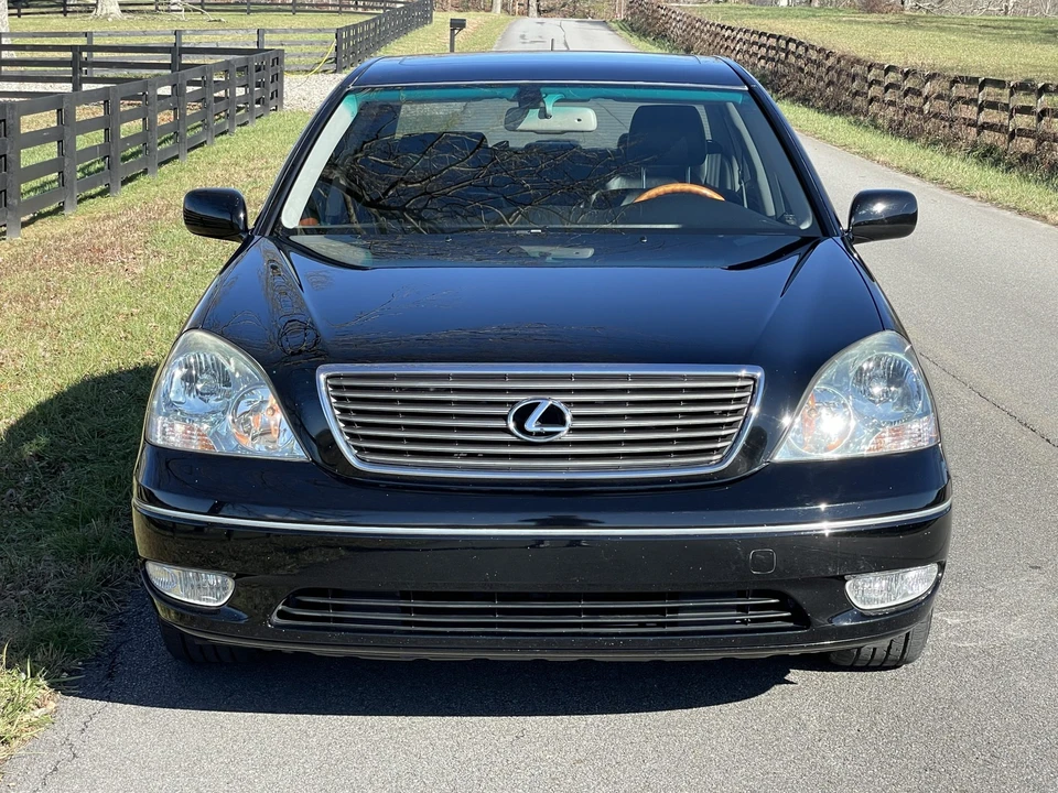 2001 Lexus LS 3rd Gen - Image 16 of 31