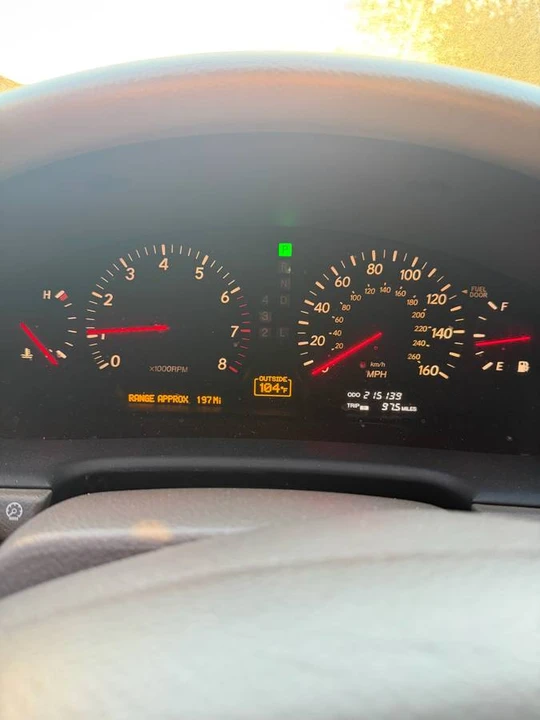 2001 Lexus LS 3rd Gen - Image 5 of 13