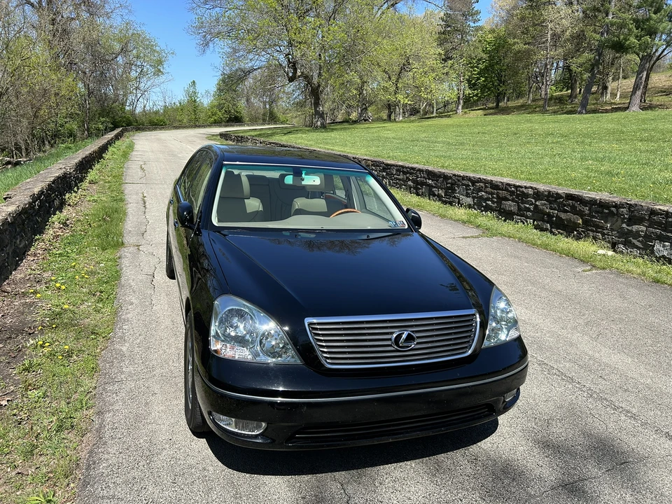 2001 Lexus LS 3rd Gen - Image 4 of 31