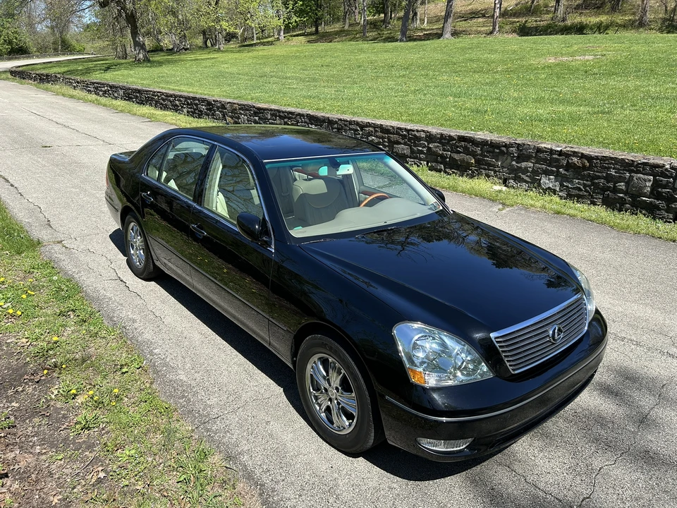 2001 Lexus LS 3rd Gen - Image 5 of 31