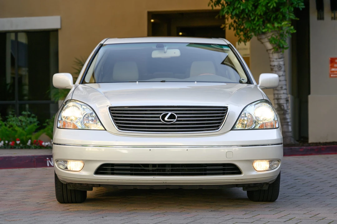 2001 Lexus LS 3rd Gen - Image 5 of 31