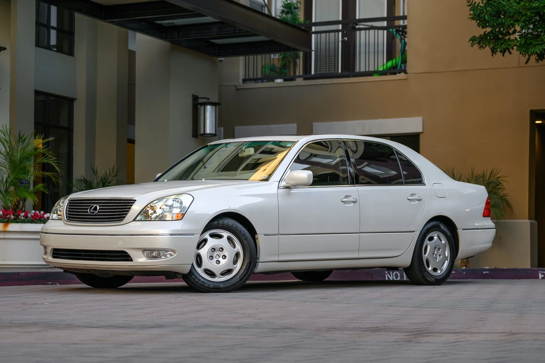 2001 Lexus LS 3rd Gen - Image 3 of 31