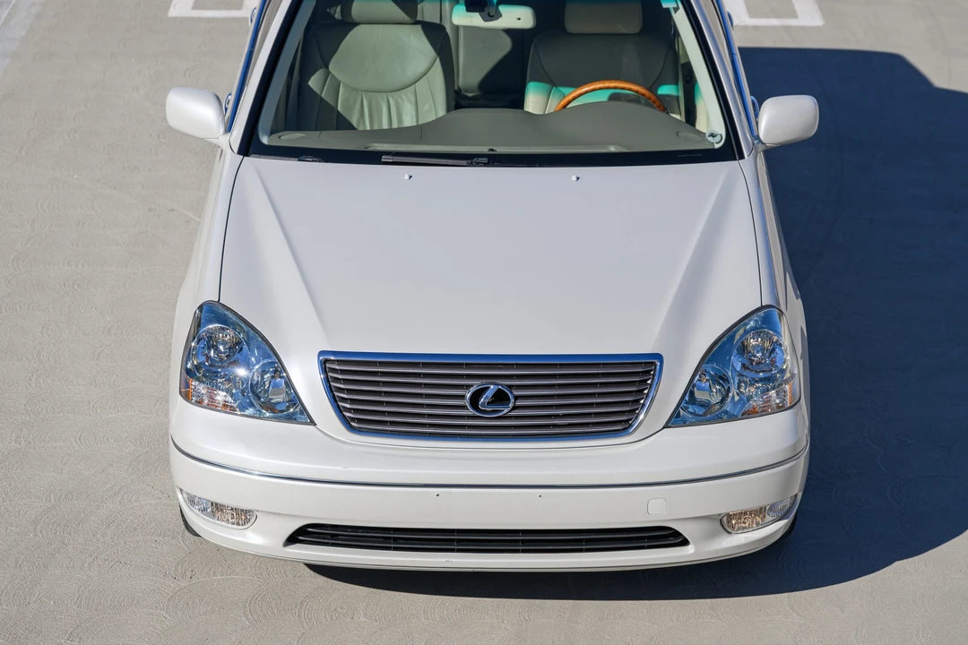 2001 Lexus LS 3rd Gen - Image 27 of 31