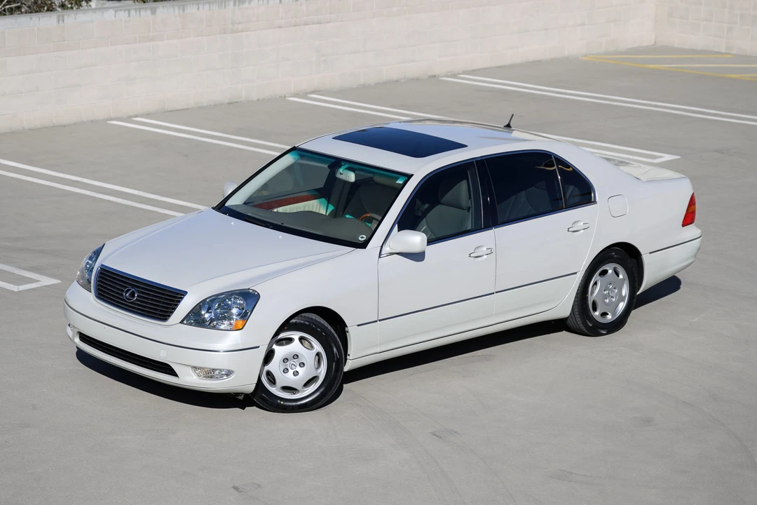 2001 Lexus LS 3rd Gen - Image 14 of 31