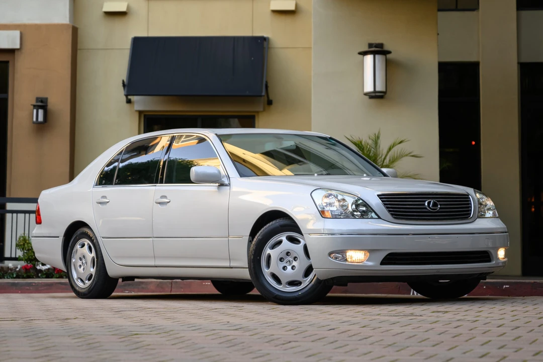 2001 Lexus LS 3rd Gen - Image 6 of 31