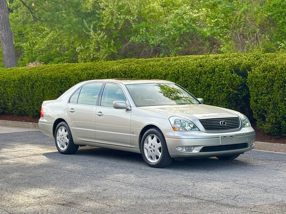 2001 Lexus LS 3rd Gen - Image 30 of 31
