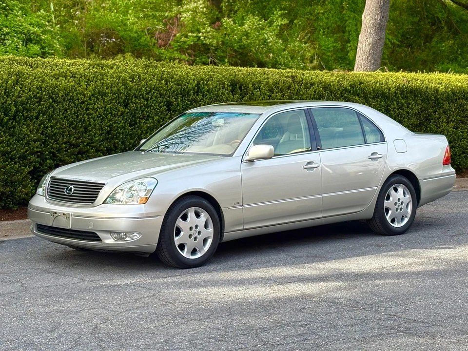 2001 Lexus LS 3rd Gen - Image 4 of 31