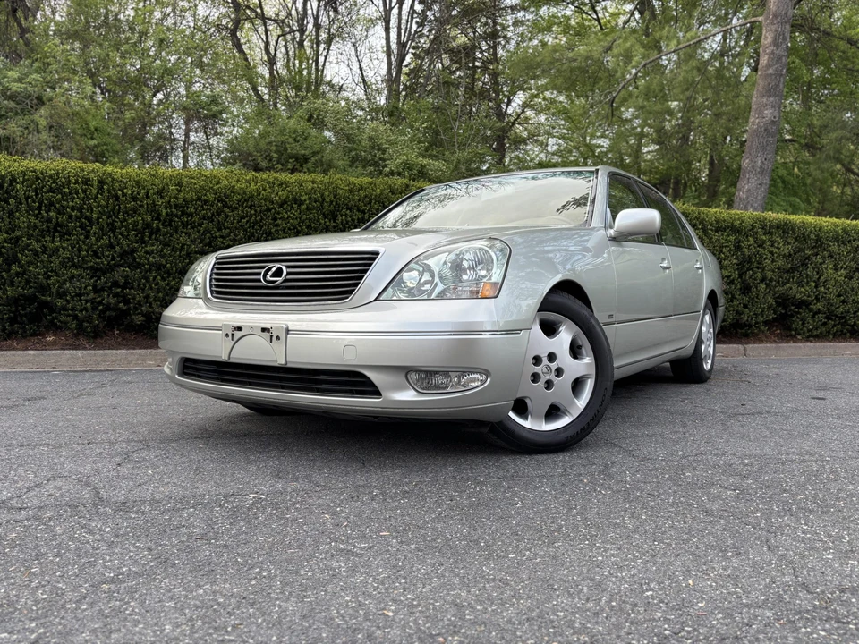 2001 Lexus LS 3rd Gen - Image 13 of 31