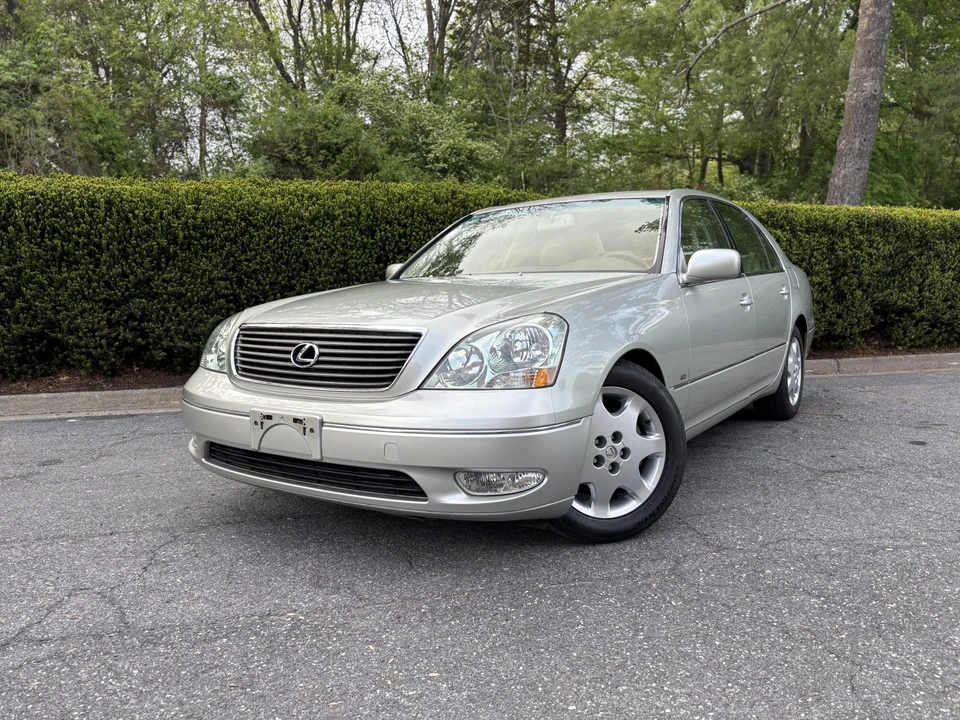2001 Lexus LS 3rd Gen - Image 12 of 31