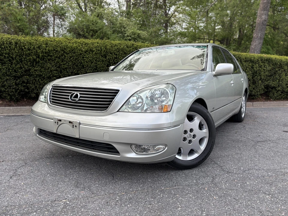 2001 Lexus LS 3rd Gen - Image 10 of 31