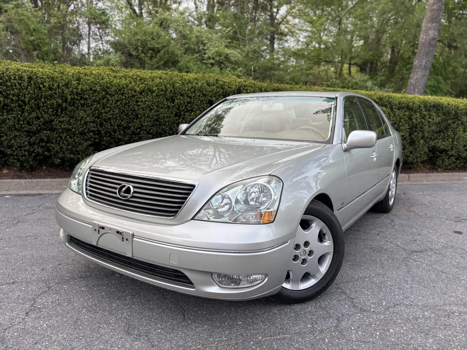 2001 Lexus LS 3rd Gen - Image 9 of 31