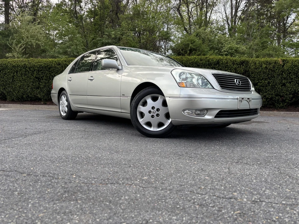 2001 Lexus LS 3rd Gen - Image 28 of 31