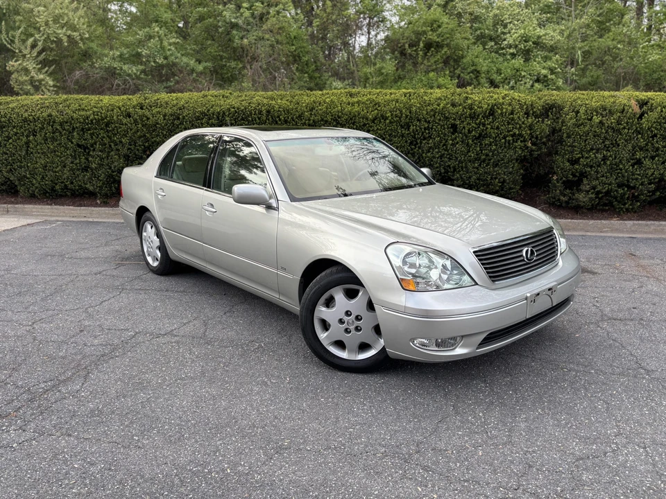 2001 Lexus LS 3rd Gen - Image 25 of 31