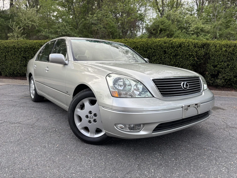 2001 Lexus LS 3rd Gen - Image 22 of 31