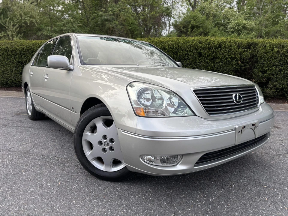 2001 Lexus LS 3rd Gen - Image 23 of 31