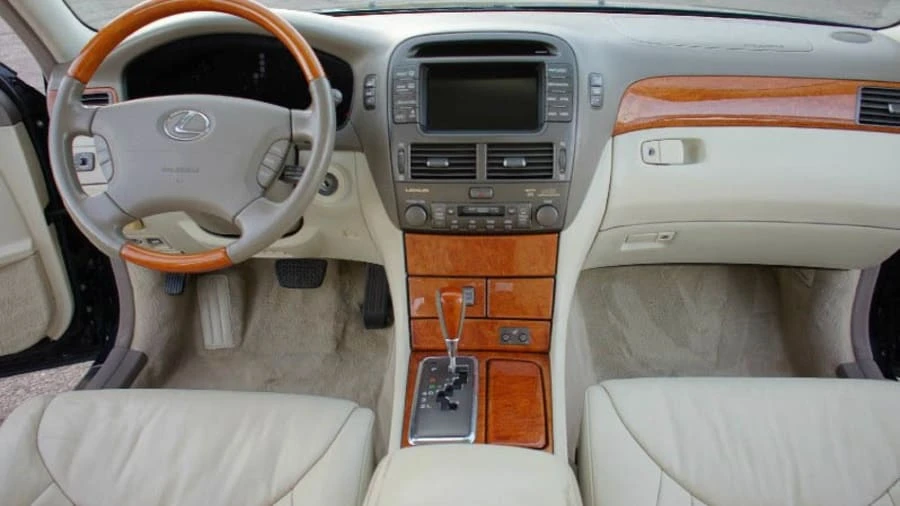 2001 Lexus LS 3rd Gen - Image 5 of 6
