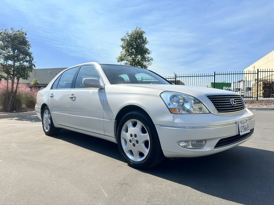 2001 Lexus LS 3rd Gen - Image 14 of 31