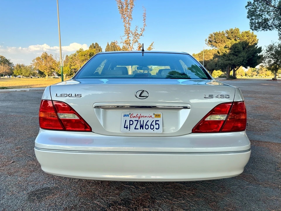 2001 Lexus LS 3rd Gen - Image 10 of 31