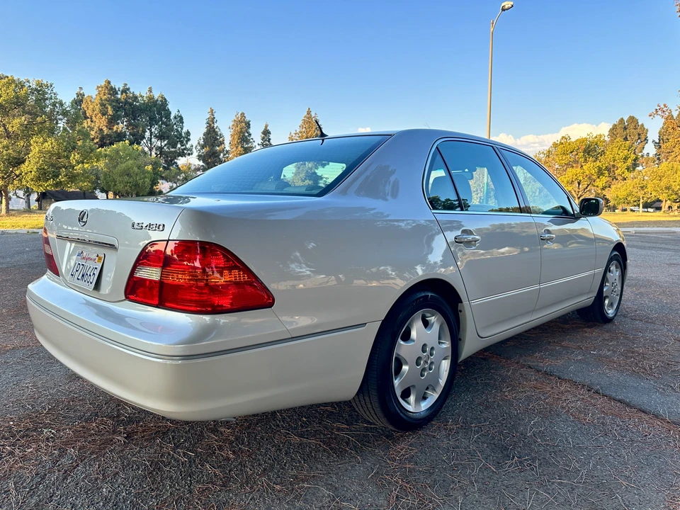 2001 Lexus LS 3rd Gen - Image 9 of 31