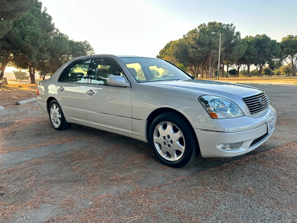 2001 Lexus LS 3rd Gen - Image 6 of 31