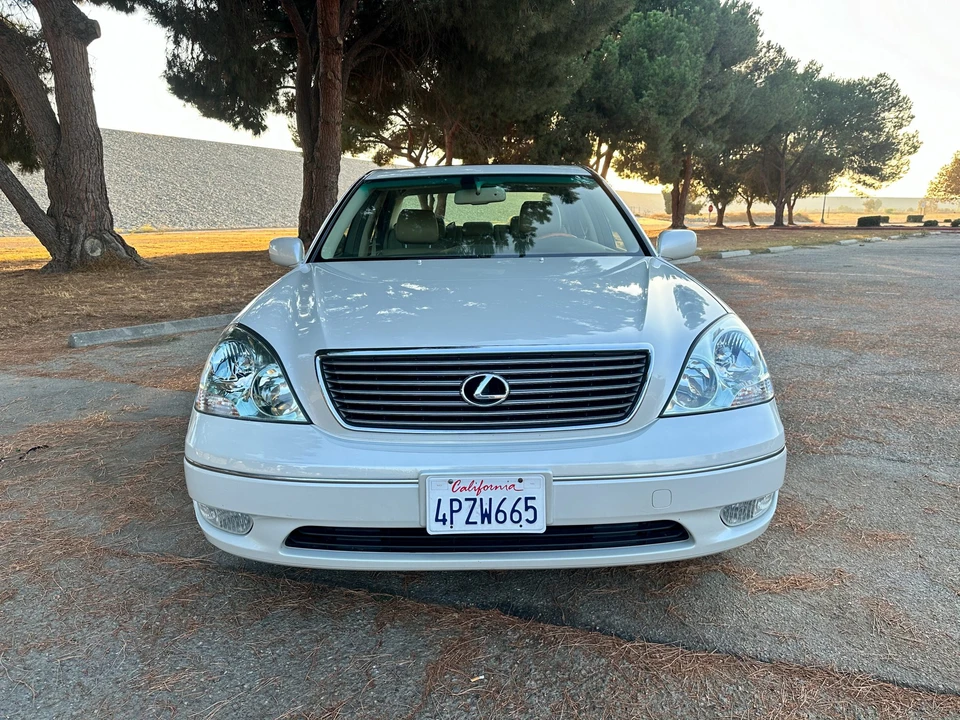 2001 Lexus LS 3rd Gen - Image 3 of 31