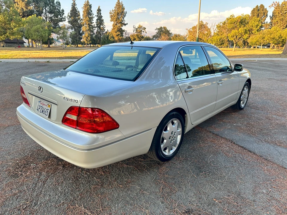 2001 Lexus LS 3rd Gen - Image 8 of 31