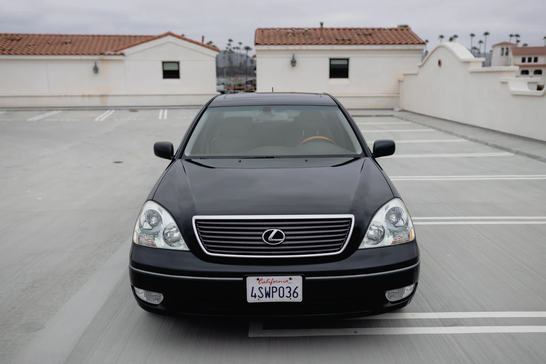 2001 Lexus LS 3rd Gen - Image 6 of 31