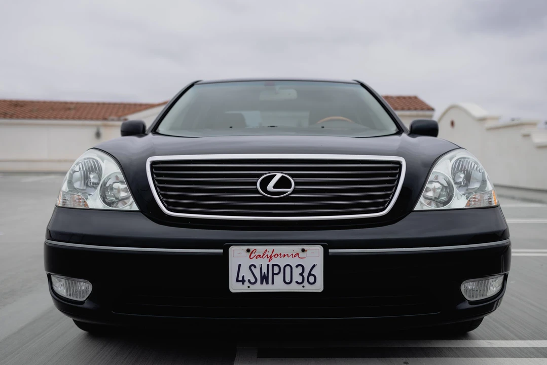 2001 Lexus LS 3rd Gen - Image 7 of 31