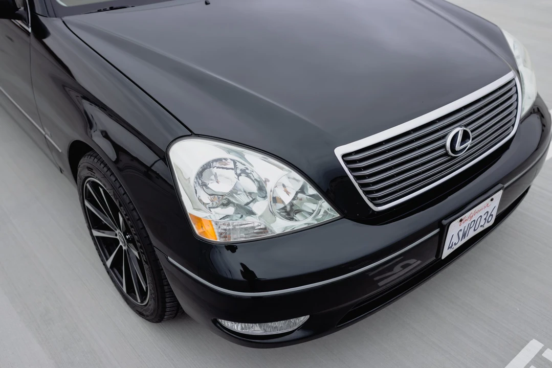 2001 Lexus LS 3rd Gen - Image 23 of 31