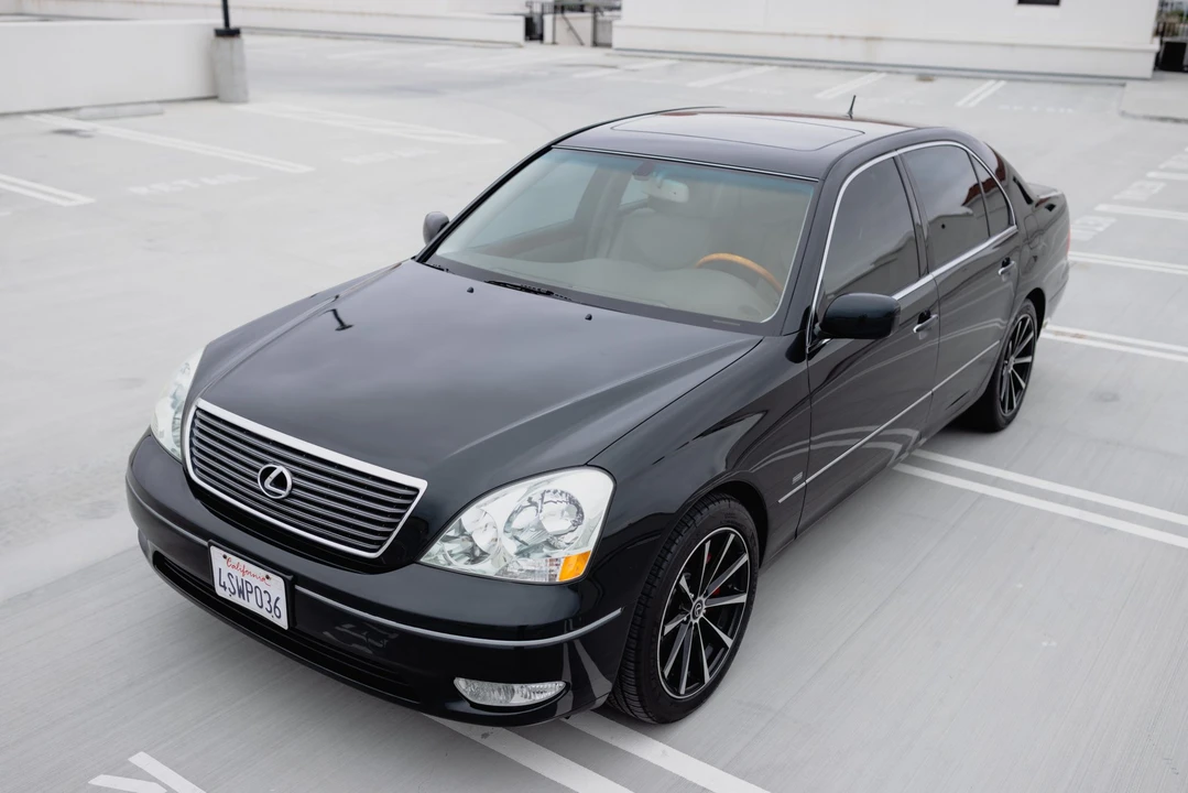 2001 Lexus LS 3rd Gen - Image 3 of 31