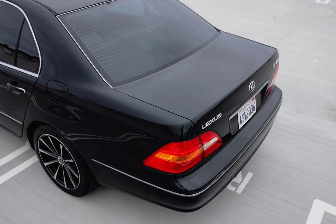 2001 Lexus LS 3rd Gen - Image 30 of 31