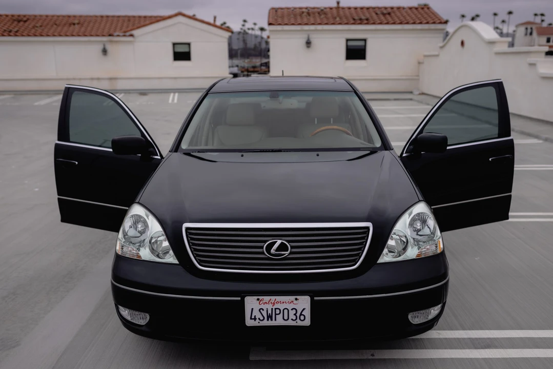 2001 Lexus LS 3rd Gen - Image 20 of 31