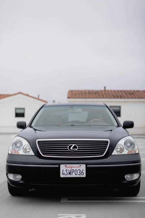 2001 Lexus LS 3rd Gen - Image 4 of 31