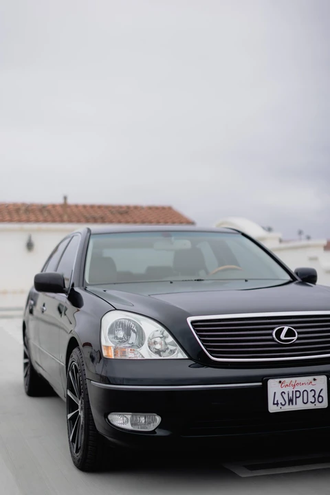 2001 Lexus LS 3rd Gen - Image 22 of 31
