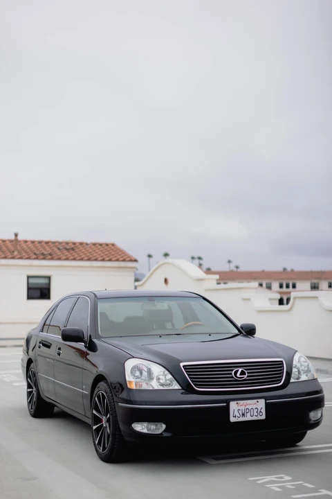 2001 Lexus LS 3rd Gen - Image 8 of 31