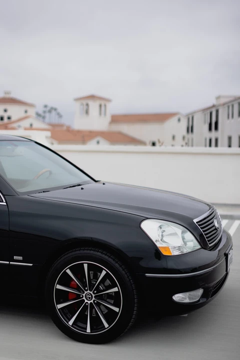 2001 Lexus LS 3rd Gen - Image 24 of 31